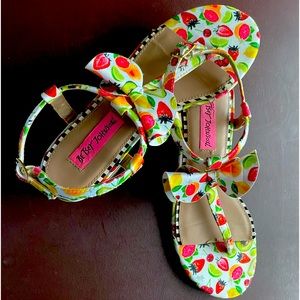 Betsy Johnson Austen Thong. Very good used condition.